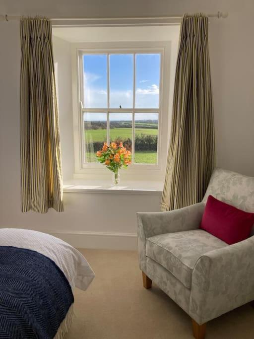 Lower Trewern Farm- Ensuite Bedroom Πενζάνς Εξωτερικό φωτογραφία